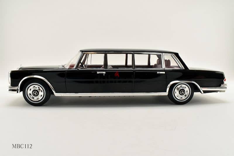 Diecast 1:18 kk scale mercedes benz limousine in black 1