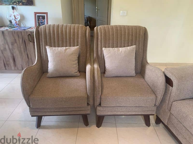 Brand New Modern Sofa Set
كنبايات جديدة مودرن 1