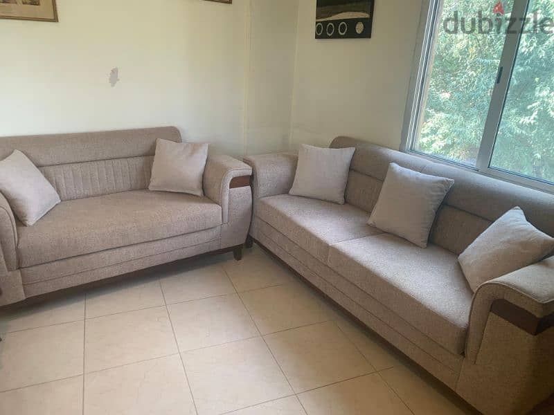 Brand New Modern Sofa Set
كنبايات جديدة مودرن 4