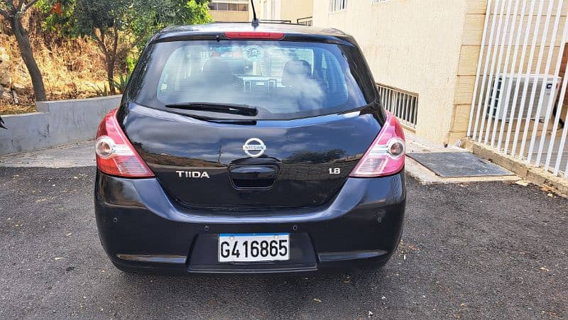 Nissan Tiida 2009 3