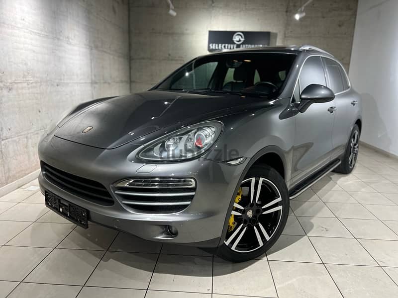 Porsche Cayenne 2012 V6 77.000 miles clean carfax 2