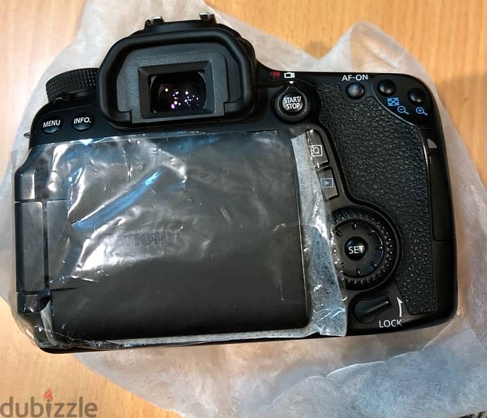 CAMERA CANON 70D & LENS 18/135 (stm) touch screen  & wi-fi 20.2mp 2