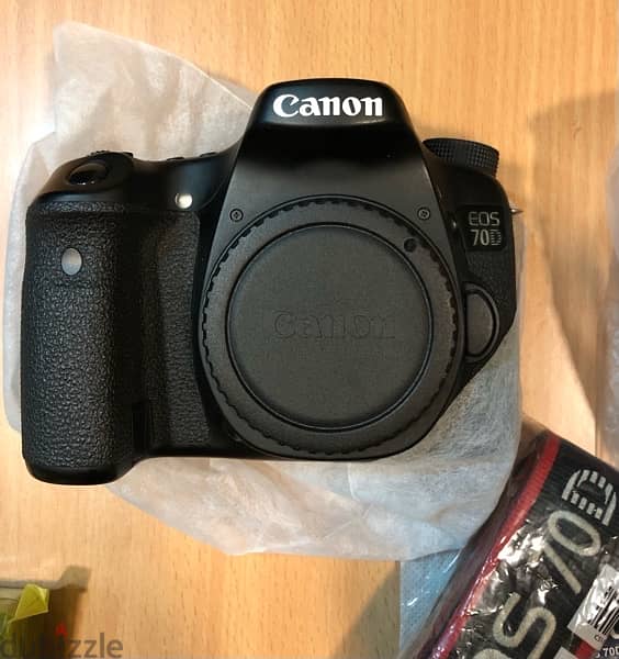 CAMERA CANON 70D & LENS 18/135 (stm) touch screen  & wi-fi 20.2mp 3