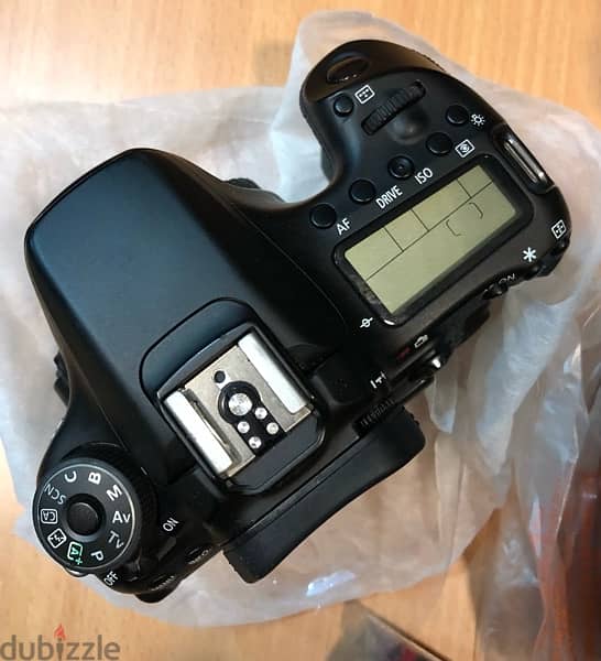 CAMERA CANON 70D & LENS 18/135 (stm) touch screen  & wi-fi 20.2mp 6