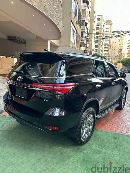 Toyota Fortuner 2023 3