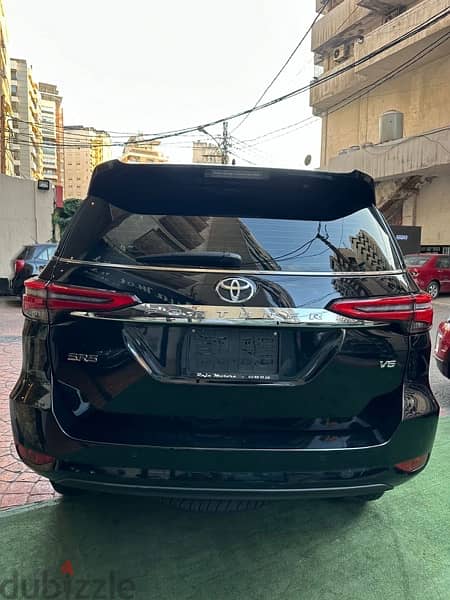 Toyota Fortuner 2023 12