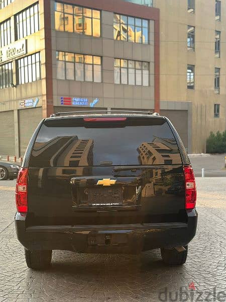 Chevrolet Suburban 2012 3