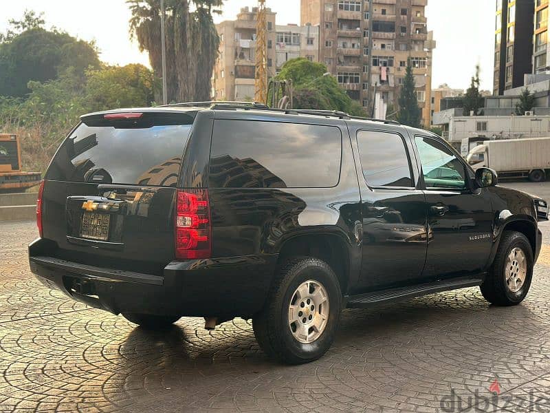 Chevrolet Suburban 2012 4