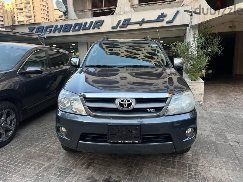 Toyota Fortuner 2008 1