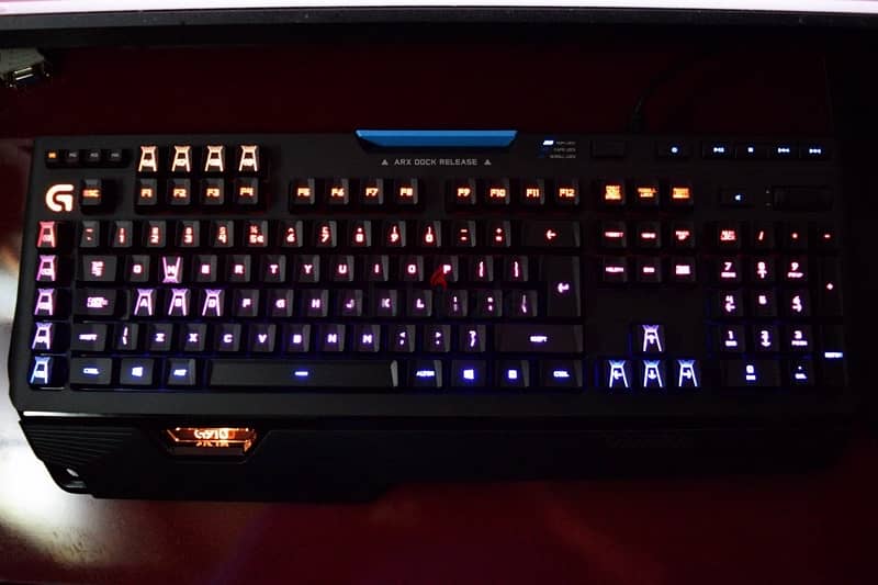 logitech G910 full mechanical keyboard full rgb 0