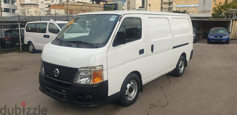 nissan urvan 2009 manuel ac like new 3