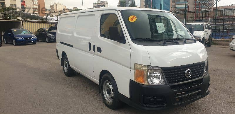 nissan urvan 2009 manuel ac like new 5