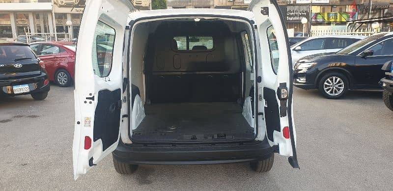 Van Renault kangoo 2016 manuel ac like newاجنبية 9