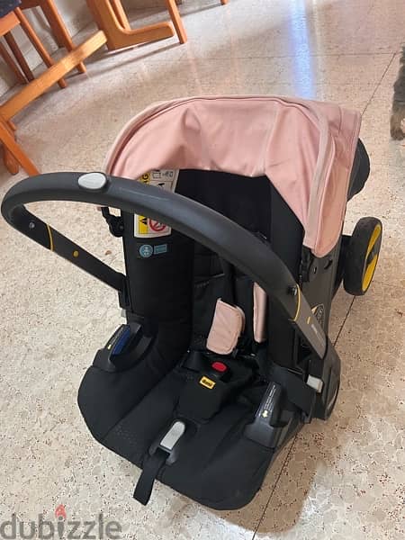 Doona stroller and car seat (plus base and Accessories) 5