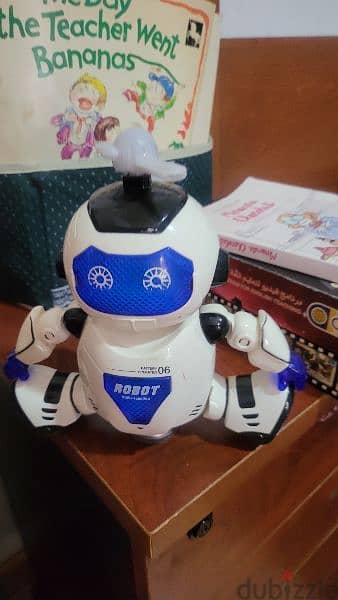 robot with music and dancing 1