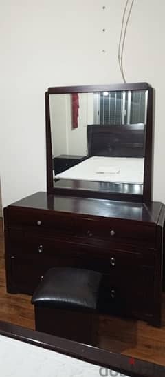 bedroom in very good condition