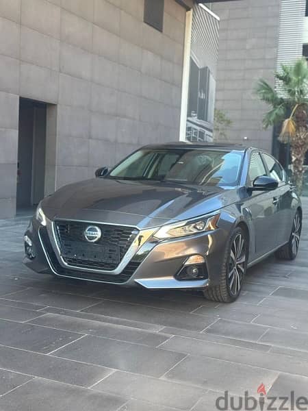 Nissan Altima 2019 SR very clean car 2