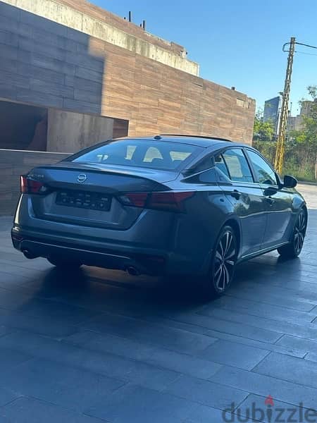 Nissan Altima 2019 SR very clean car 5