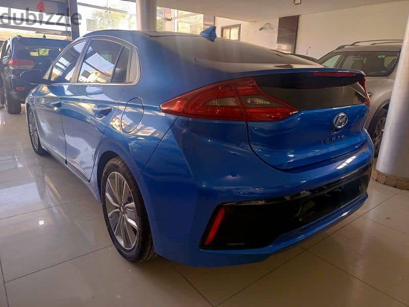 Hyundai Ioniq Hybrid 2017 1