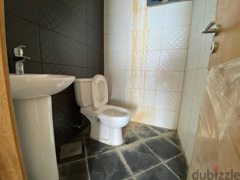 Office for rent in Naqqache مكتب للإيجار في النقاش 5