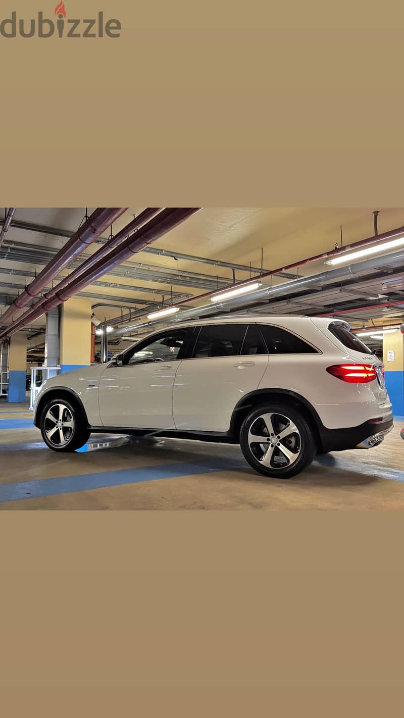 Mercedes GLC 300 Launch Edition 2016 clean carfax 0