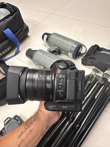 Canon 6D, Canon xc15, 2 Flash Visico,1 Tripod Manfrotto, Flash Canon 3