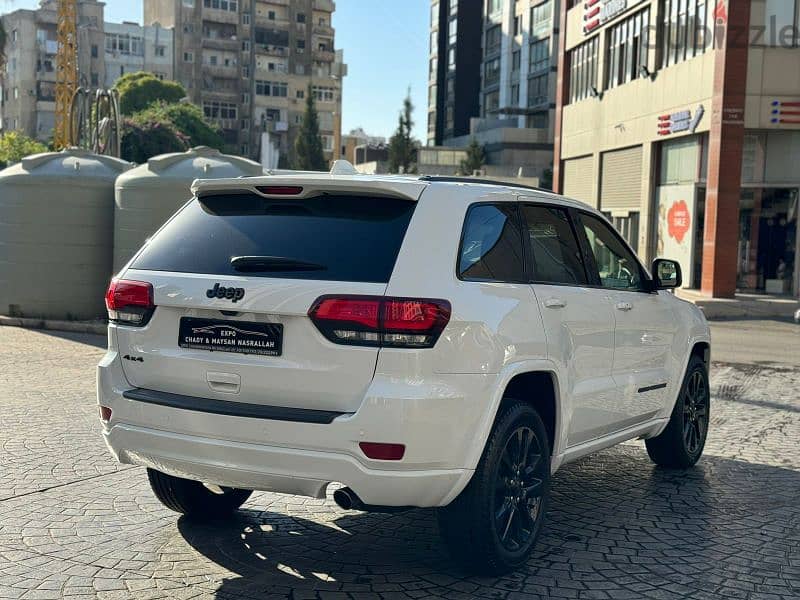 Jeep Grand Cherokee 2019 4