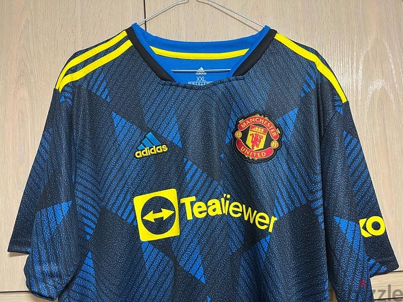 Ronaldo 2022 Manchester United away kit 1