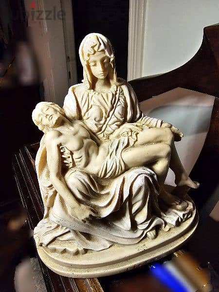 Pieta Sculpture Jesus Mary Vintage Italy 20$ 1