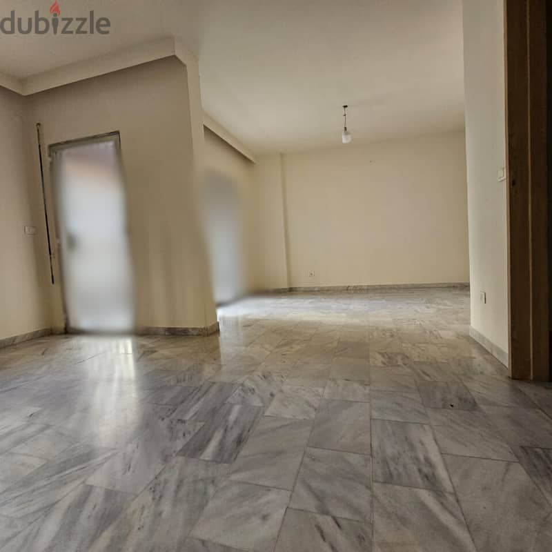 RA24-3620 Charming Apartment 140m² in Mar Elias for Rent, $ 625 cash 0