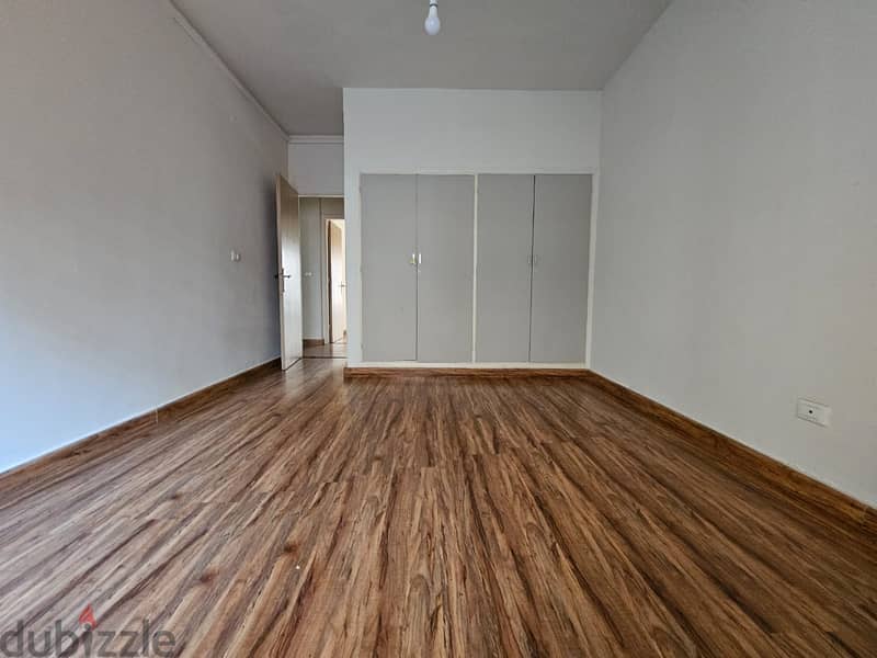 RA24-3620 Charming Apartment 140m² in Mar Elias for Rent, $ 625 cash 2