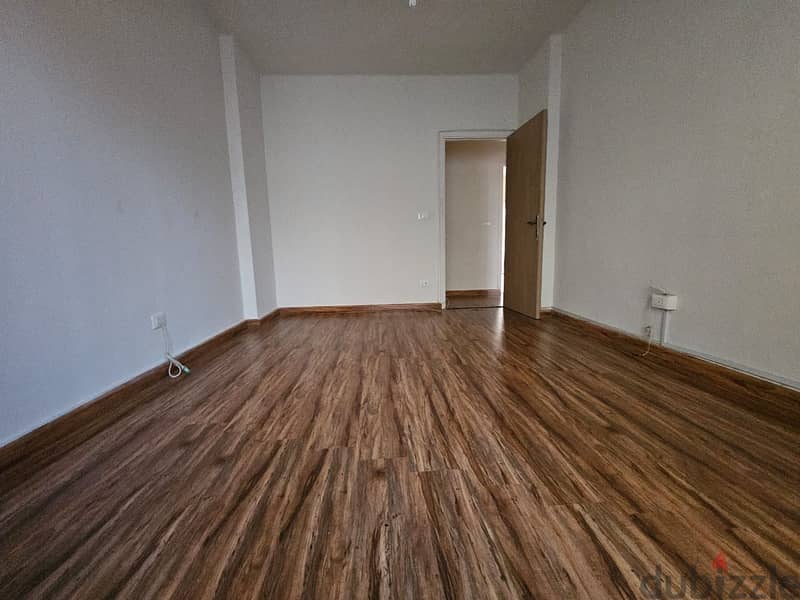 RA24-3620 Charming Apartment 140m² in Mar Elias for Rent, $ 625 cash 4