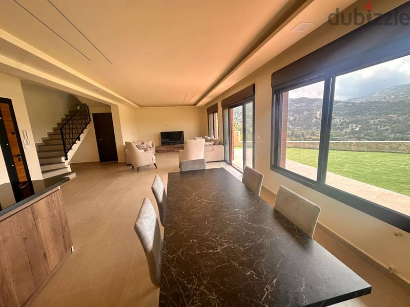 Villa for sale in Jbeil - فيلا للبيع في جبيل 4