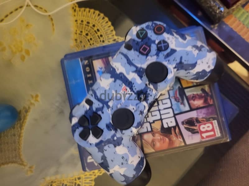 play station 4 slim 200$ 2