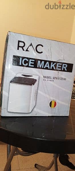 ماكينة صناعة ثلج مقاسين صغير ووسط مستعملة بحالة ممتازة ٦٠$ ice maker