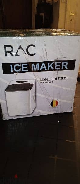 ماكينة صناعة ثلج مقاسين صغير ووسط مستعملة بحالة ممتازة ٦٠$ ice maker 1