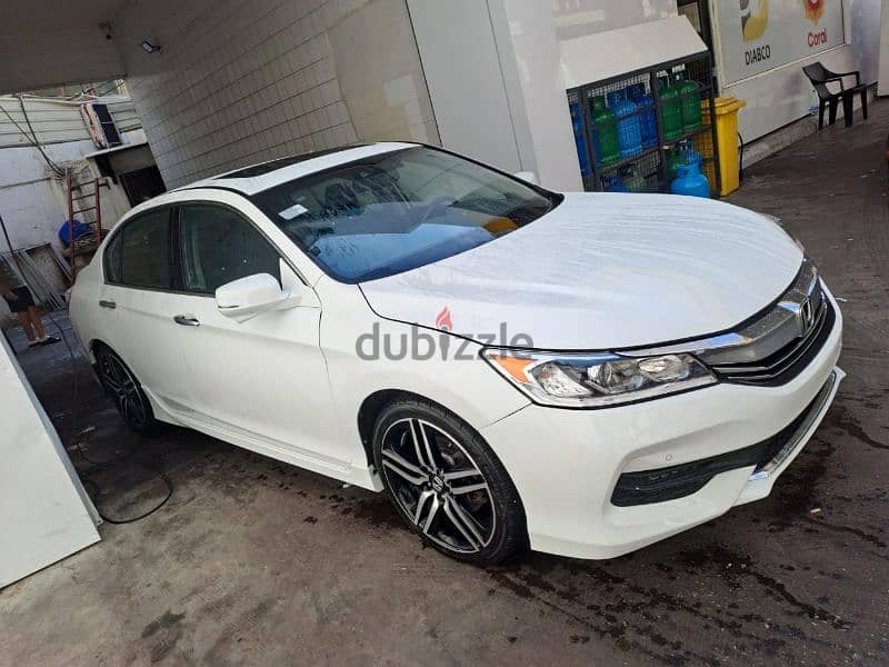 Honda Accord 2017 4