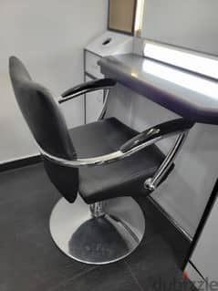 3 used chairs for beauty Salon