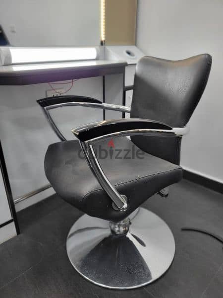 3 used chairs for beauty Salon 1