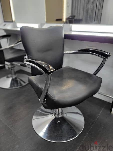 3 used chairs for beauty Salon 2