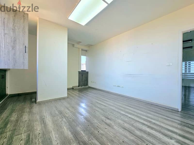 AH-HKL-254 Modern Office for Rent in Hamra - Bliss | 24/7 Electricity 1