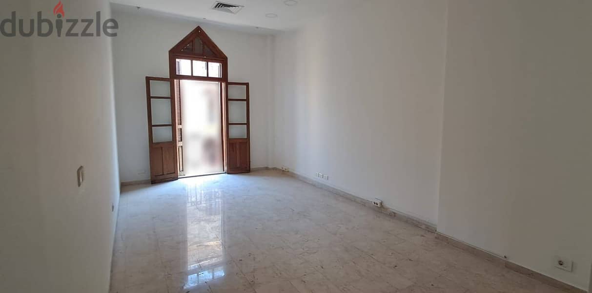 Office for rent in Down Town مكتب للإيجار في الداون تاون 1