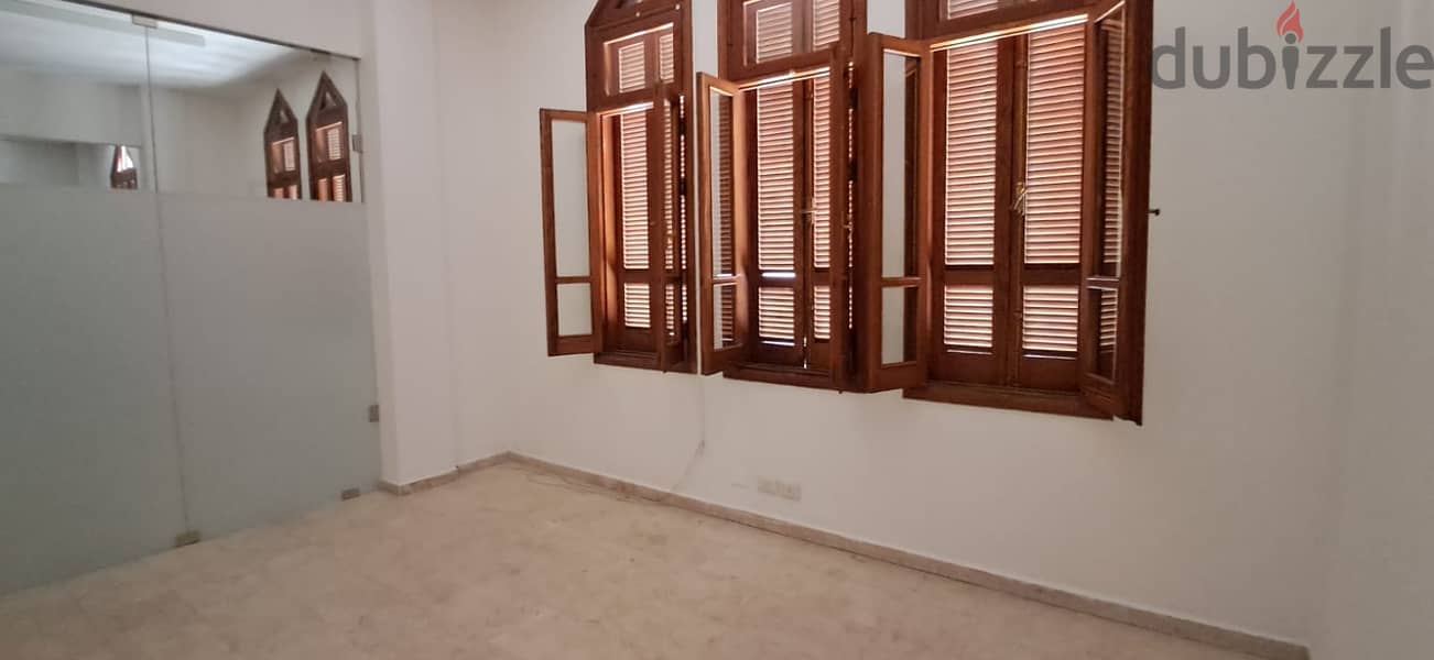 Office for rent in Down Town مكتب للإيجار في الداون تاون 2