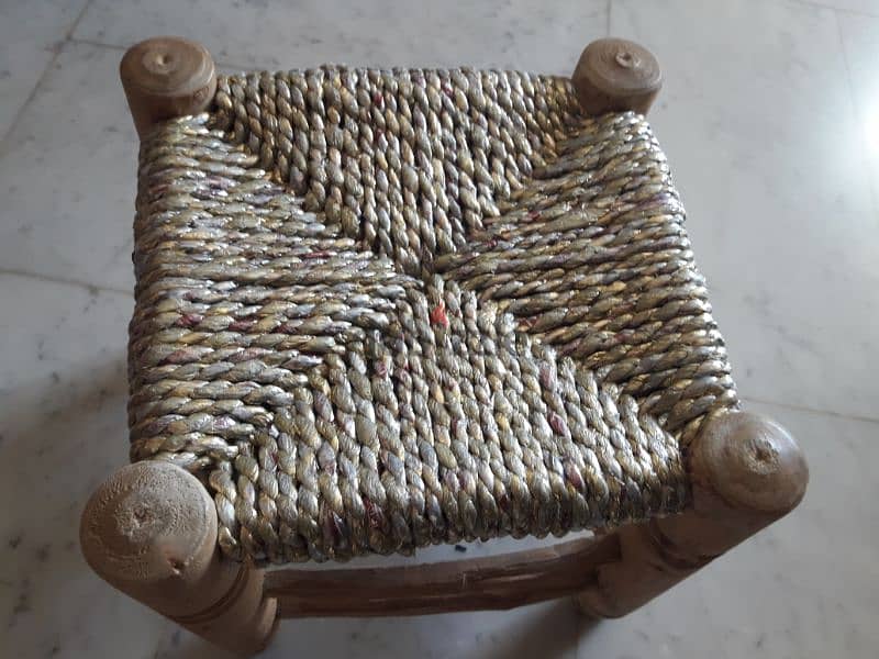 Chair كرسي خشب صغيرة 1