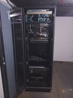 Cisco server + its cabinet