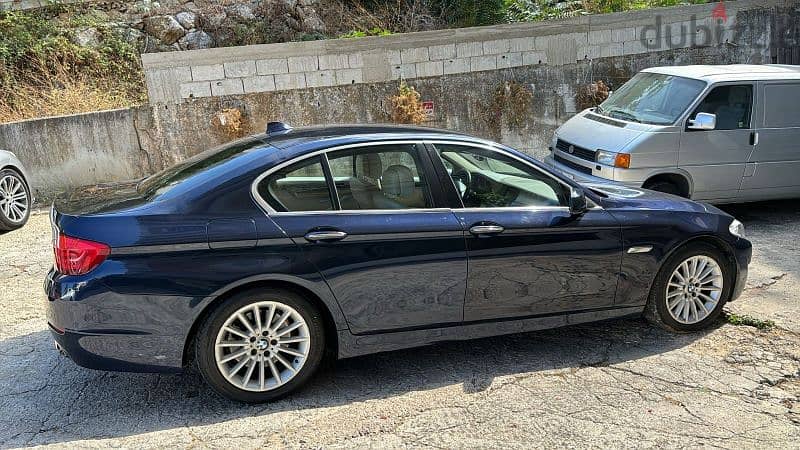 BMW 5-Series 2012 4