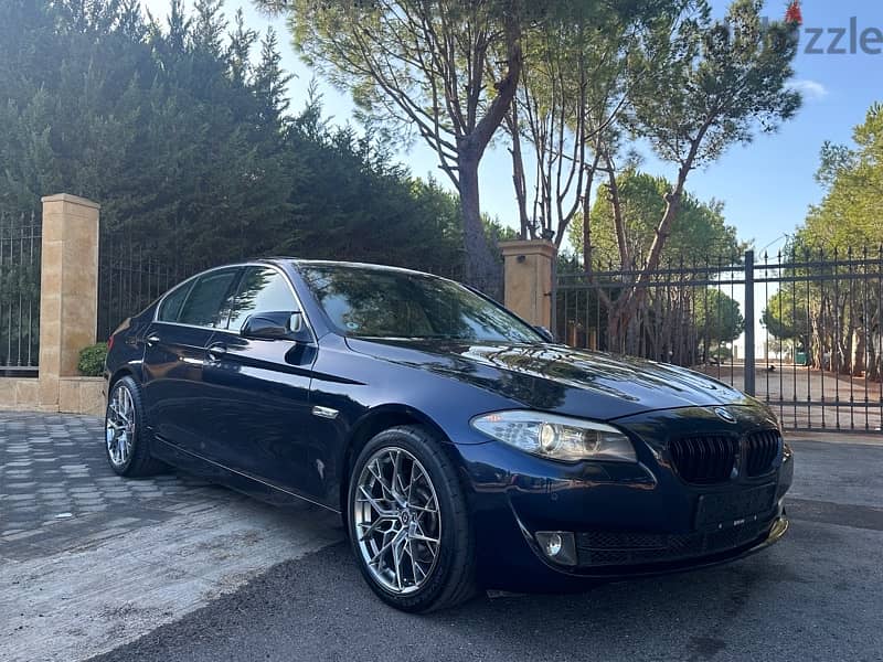 BMW 5-Series 2011 3