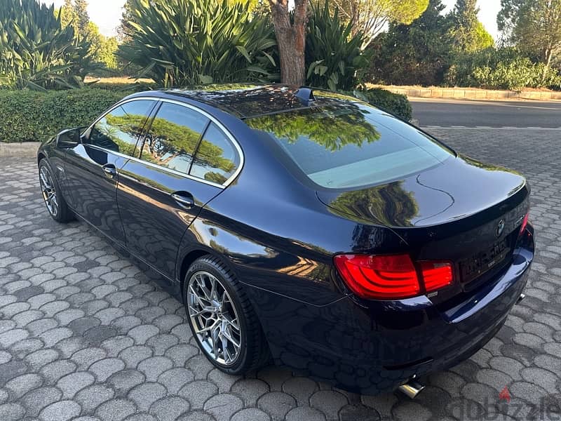 BMW 5-Series 2011 6