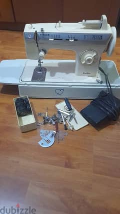 SINGER Sewing Machine