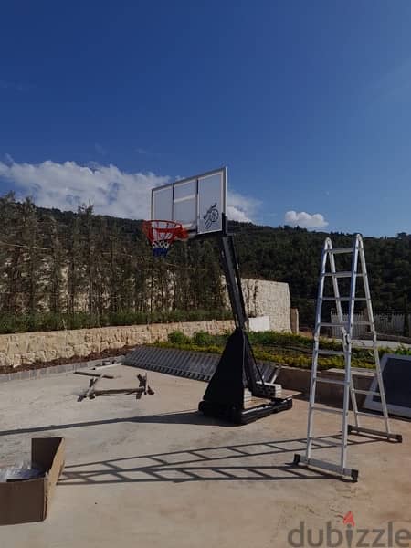 Basketball hoop with manivel 1